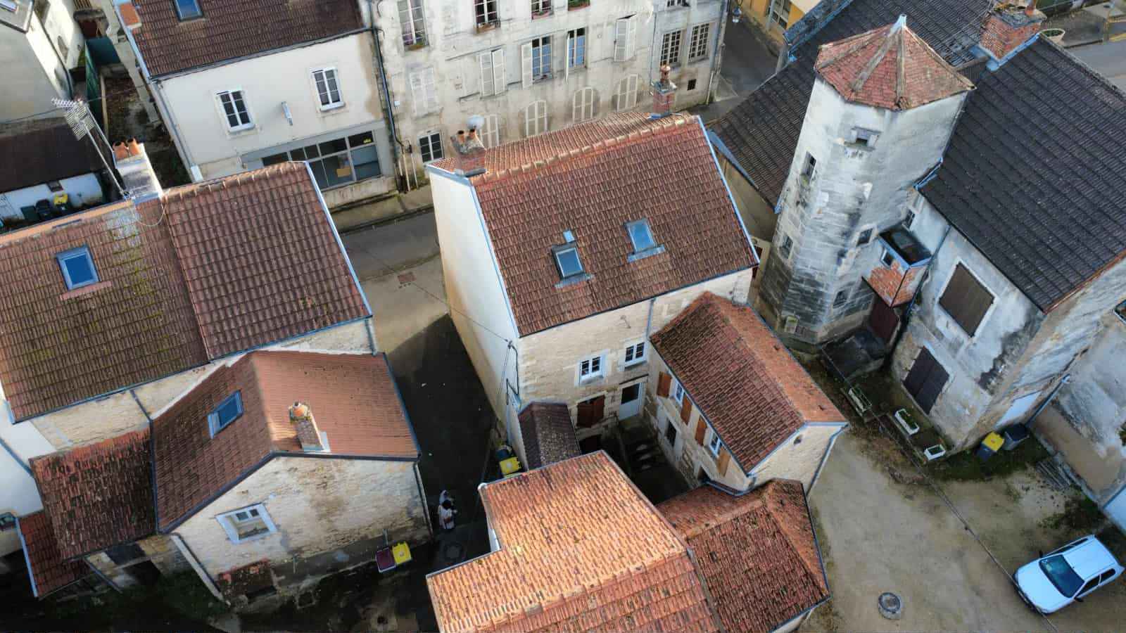 IMMEUBLE IS-SUR-TILLE