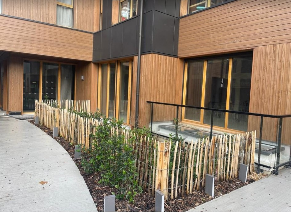 LOCATION PURE SUR COUR