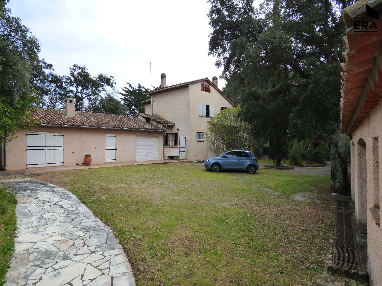 Villa 7 pièces Beauvallon proche plage et commerce beau quartier grimaud