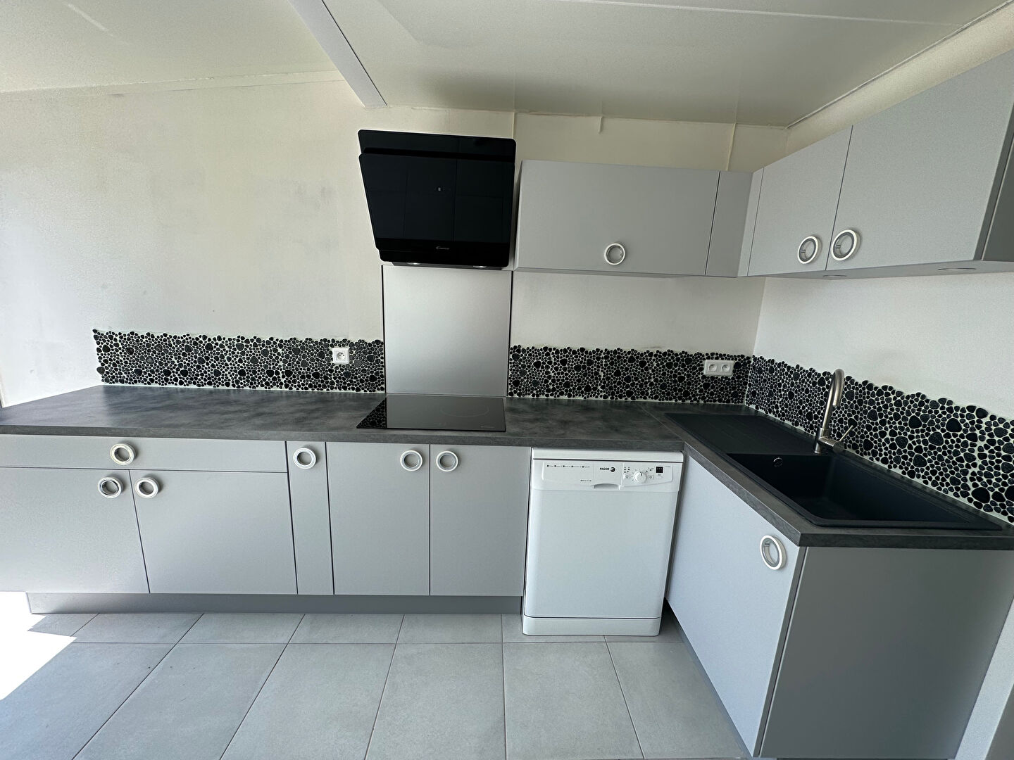 Photo Appartement La Londe Les Maures 2 pièces calme proche mer image 2/6