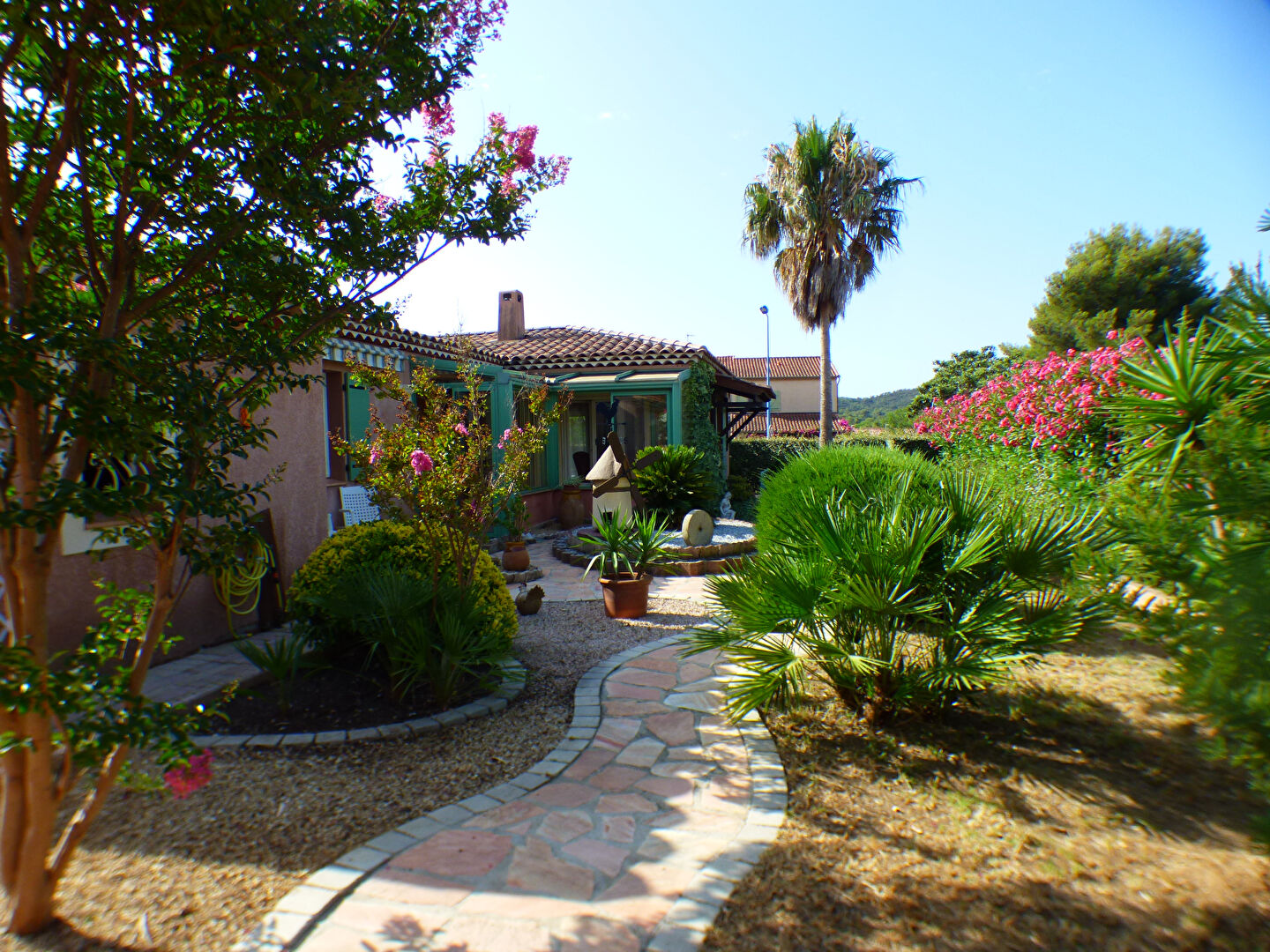 Photo Maison de plain-pied à vendre à Bormes Les Mimosas garage image 2/6