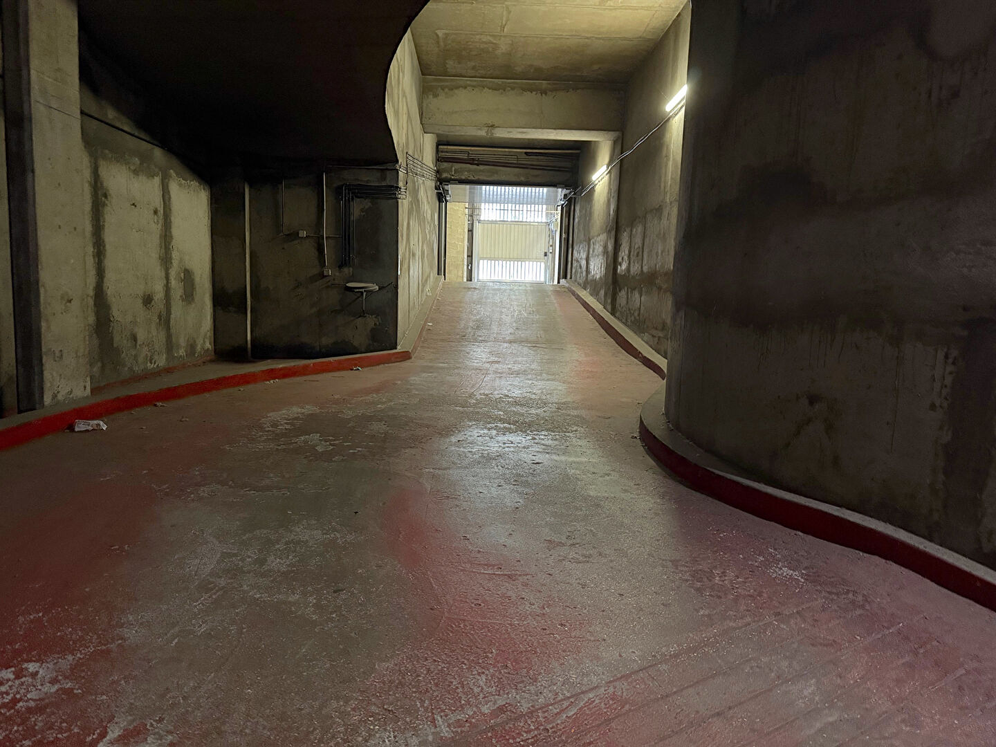 Photo Place de parking image 2/2