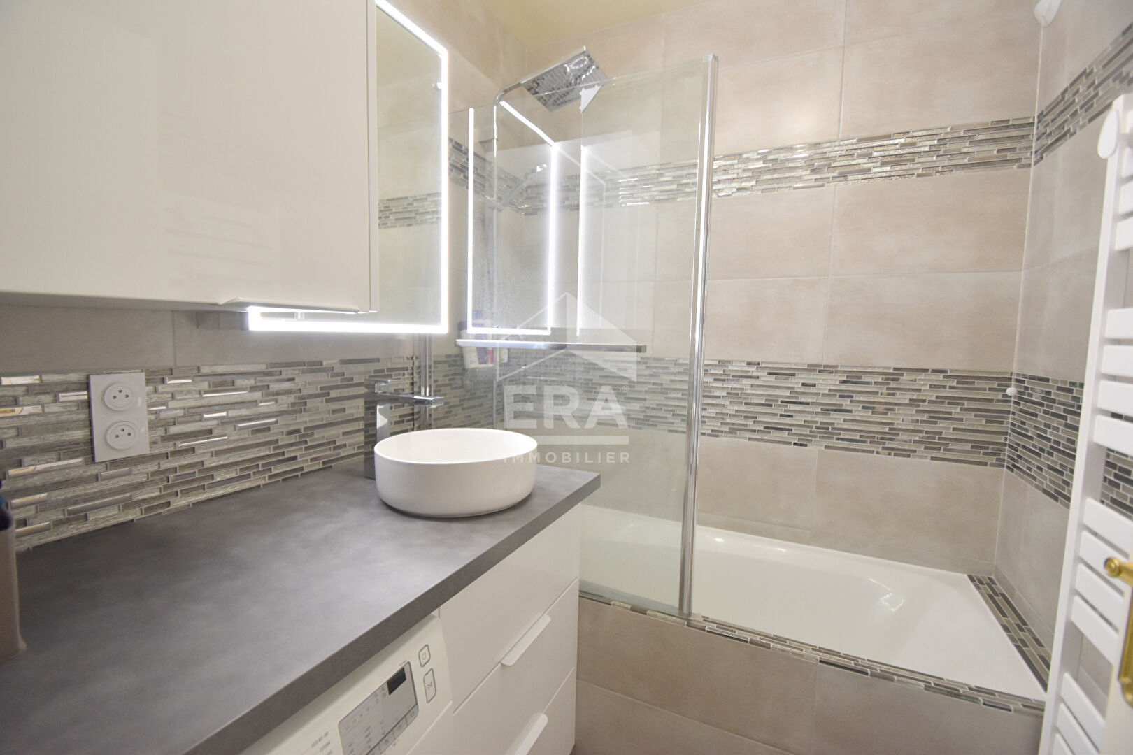 Photo 3 Pieces avec balcon en très bon état image 5/6