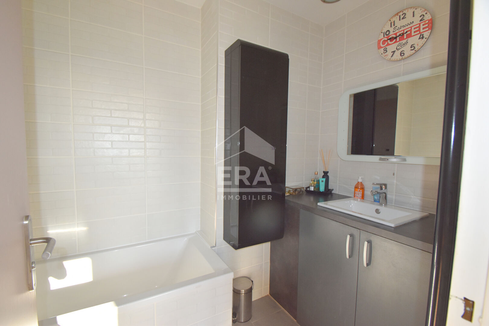 Photo 2 pièces sans vis à vis lumineux et en parfait état image 5/6