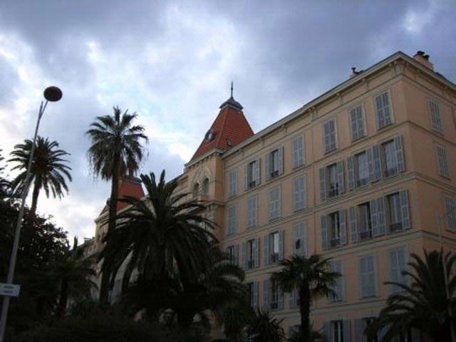 Photo VICTOR HUGO - STUDIO* image 2/6