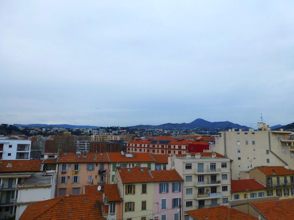 SAINT JEAN D'ANGELY DERNIER ETAGE TERRASSE