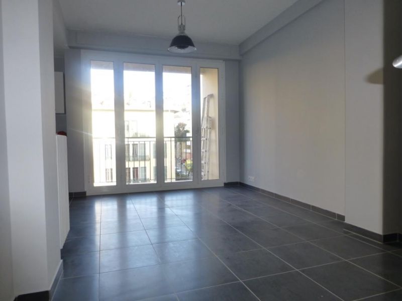 Photo RUE DE FRANCE 2 PIECES image 2/6