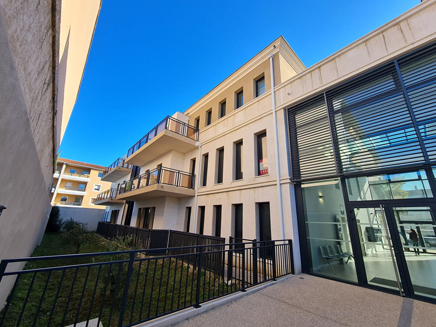 Agence immobilière de ERA Chateaurenard - REAL IMMOBILIER