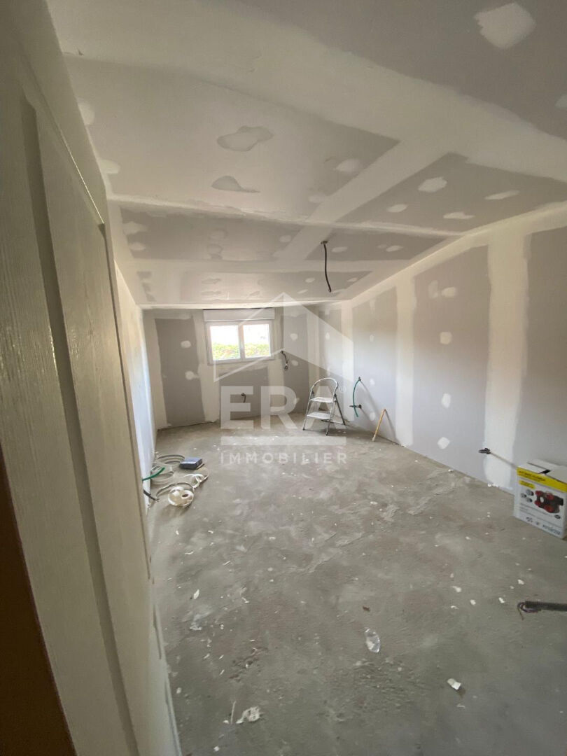 Photo CHATEAURENARD - Maison de ville neuve 150 m2 avec cour image 5/6