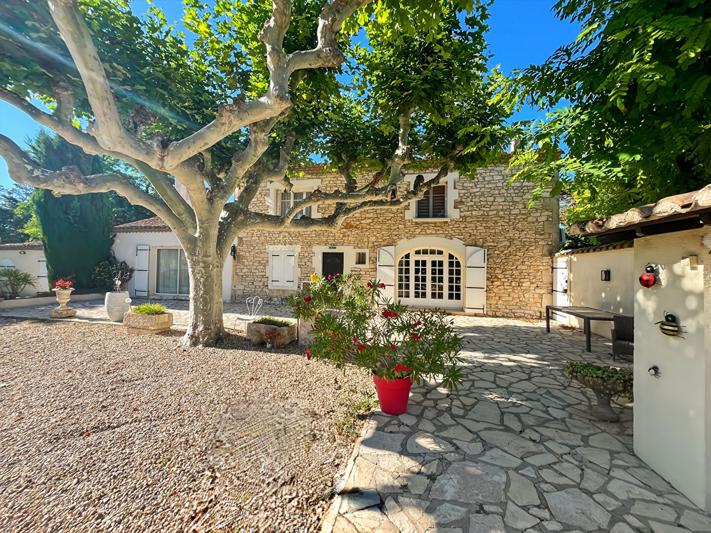Agence immobilière de ERA Chateaurenard - REAL IMMOBILIER
