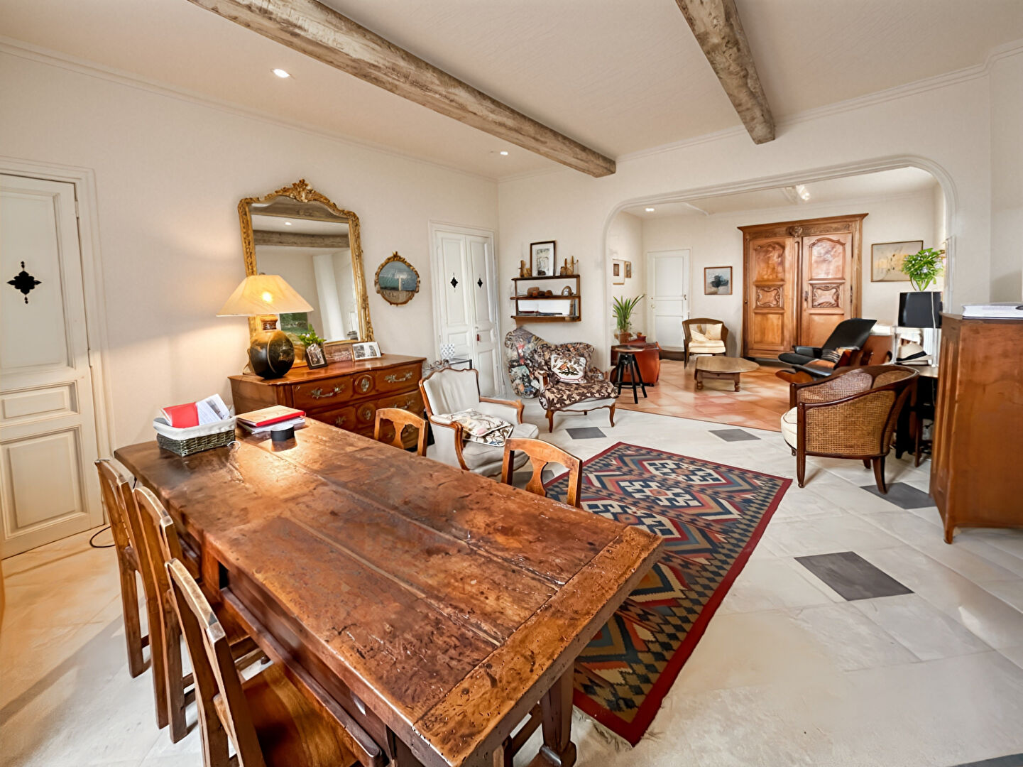 Photo EXCLUSIVITE Maison bourgeoise avec cour intérieure image 4/6