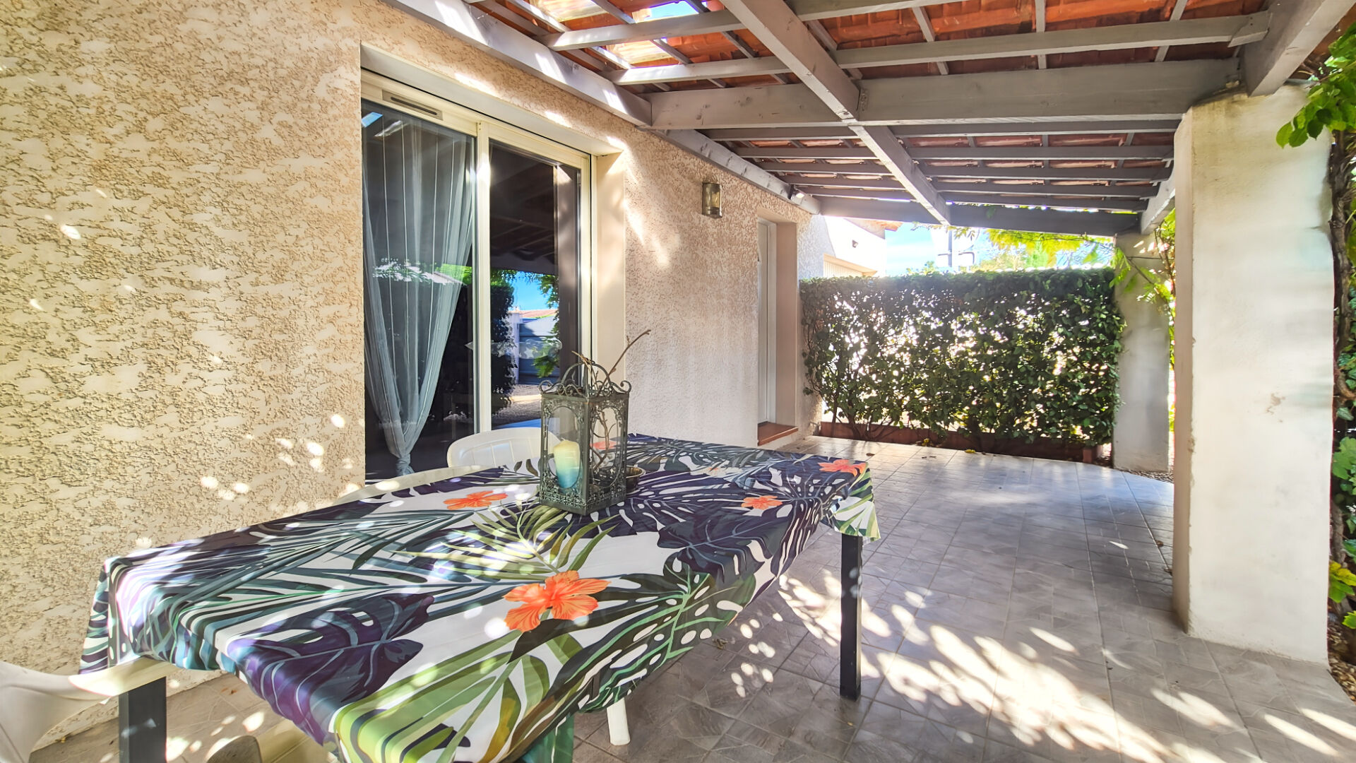 Photo CHATEAURENARD - Maison de plain-pied 3 chambres et piscine image 5/6