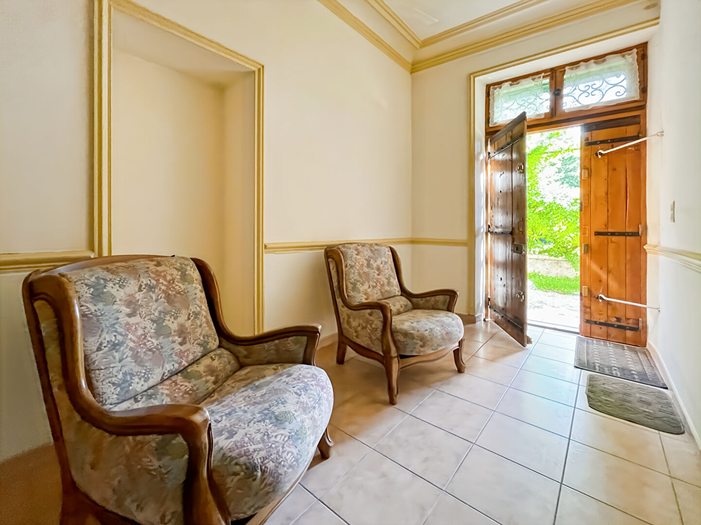 Photo Rare en campagne, à seulement 2 minutes du centre-ville ! image 2/6