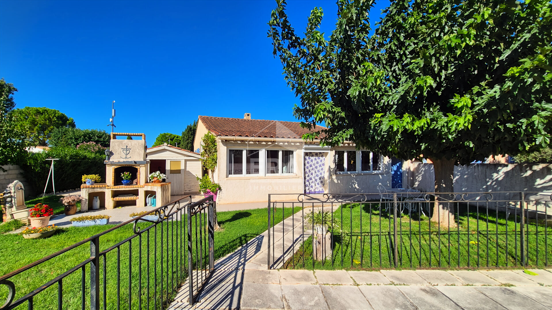 Photo GRAVESON - Maison de plain-pied avec piscine image 1/6