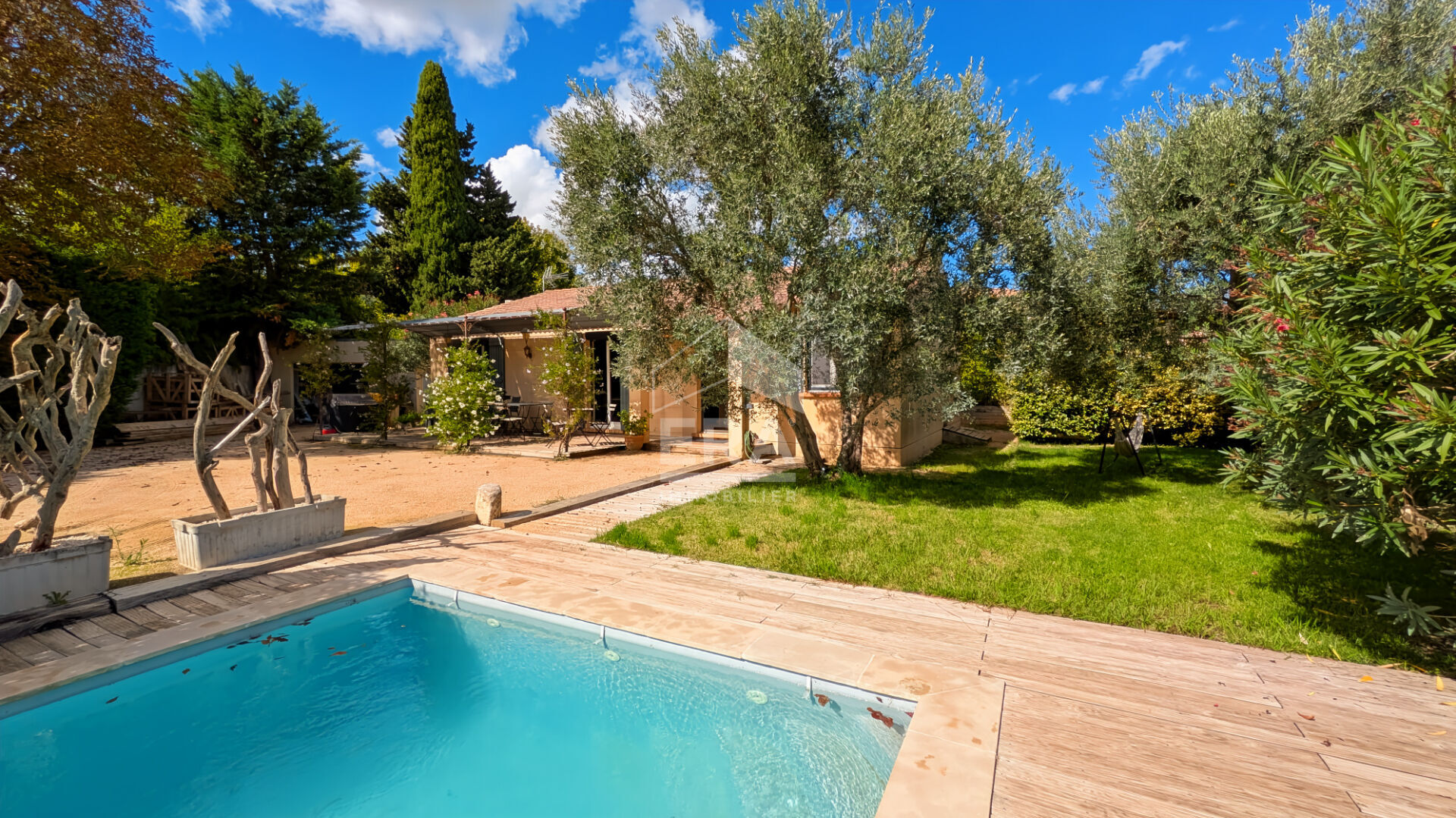 Agence immobilière de ERA Chateaurenard - REAL IMMOBILIER
