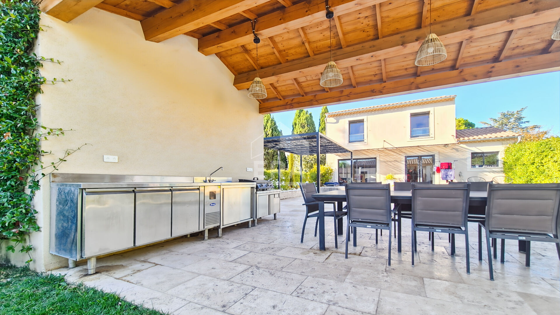 Photo MAILLANE - Maison récente 130 m2 avec jardin et piscine image 2/6