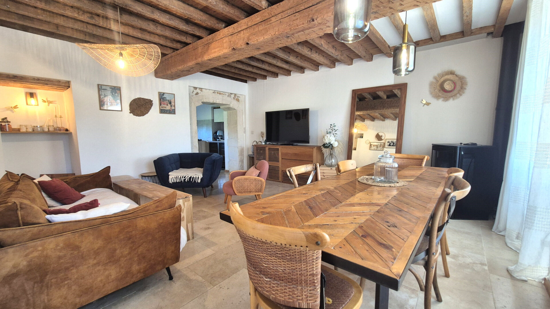 CHATEAURENARD - Partie de mas rénovée avec jardin