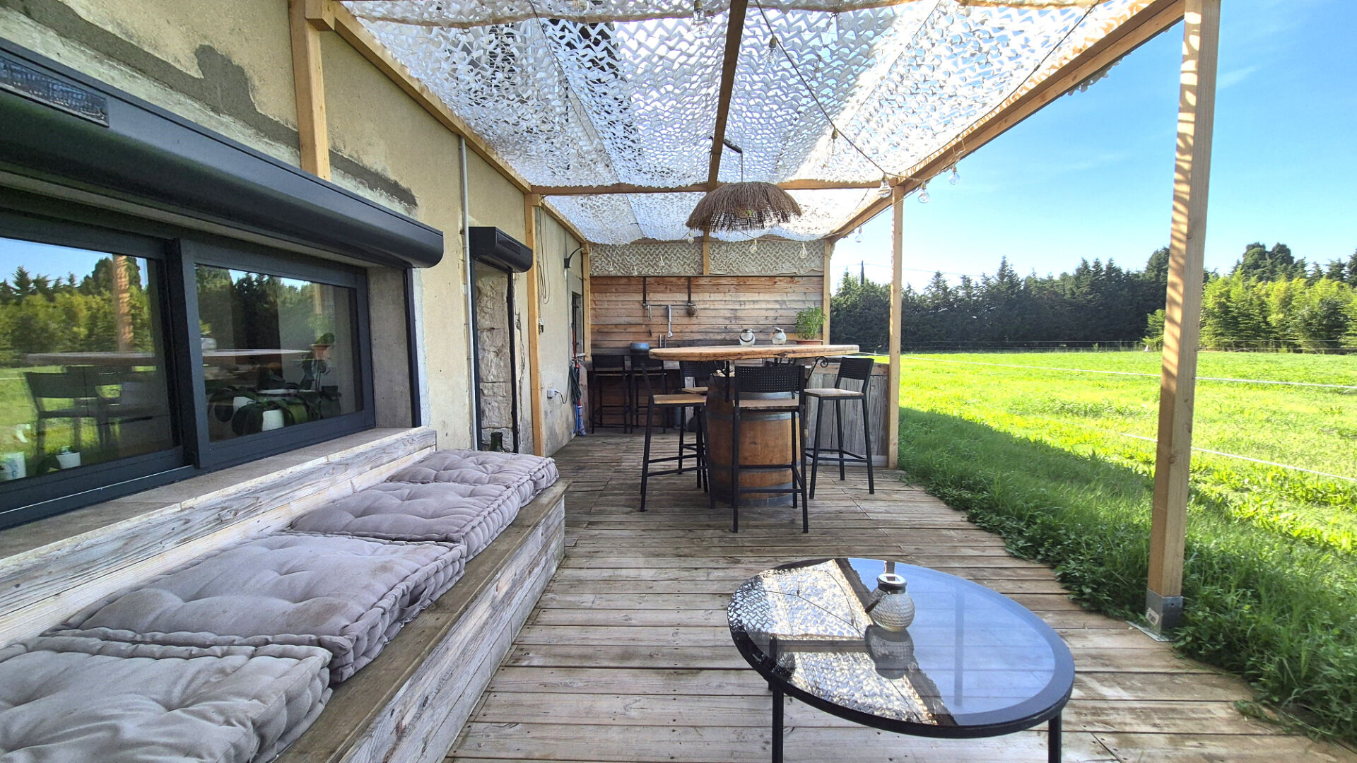 Photo CHATEAURENARD - Partie de mas rénovée avec jardin image 5/6