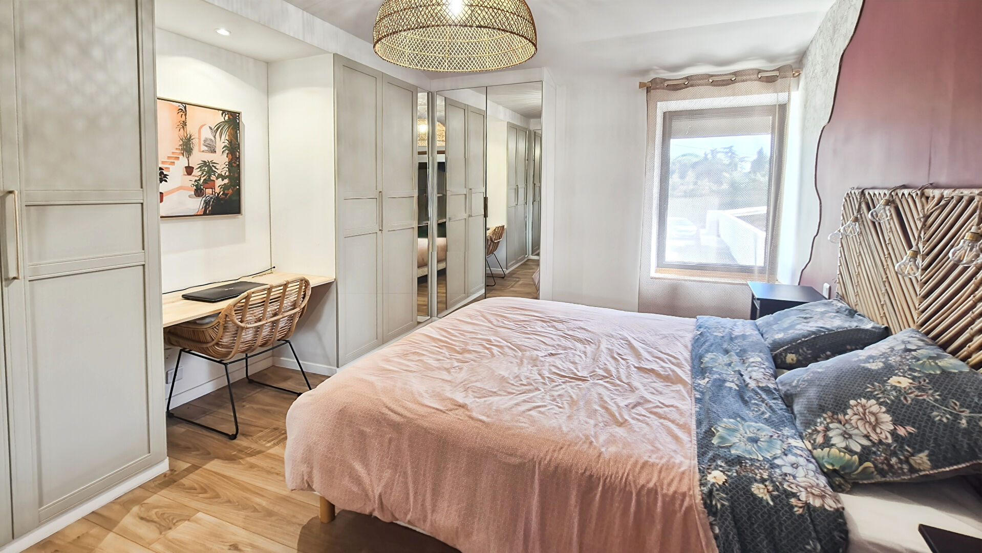 Photo CHATEAURENARD - Partie de mas rénovée avec jardin image 6/6