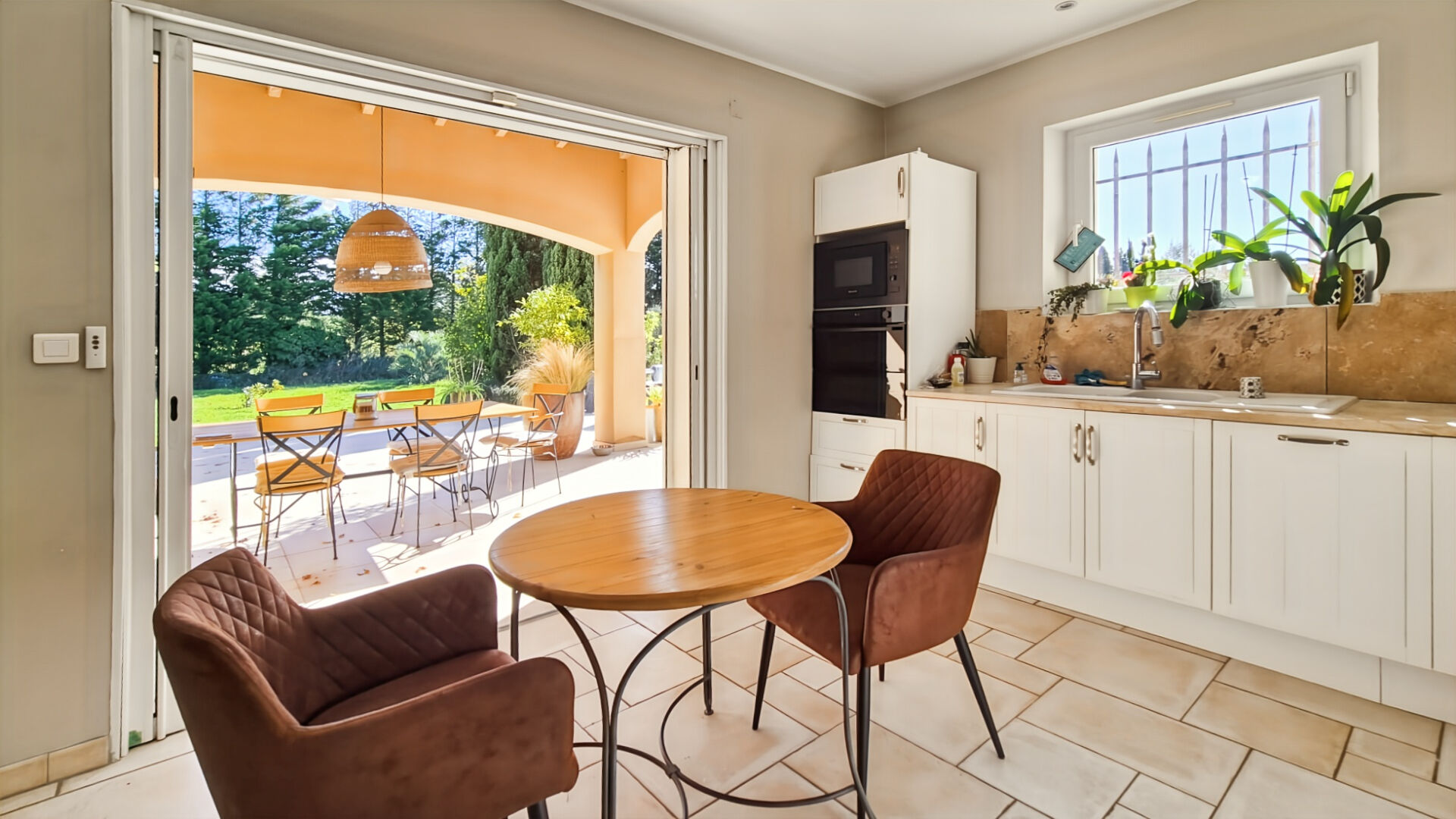 Photo Maison Noves 6 pièce(s) 213 m2 image 4/6