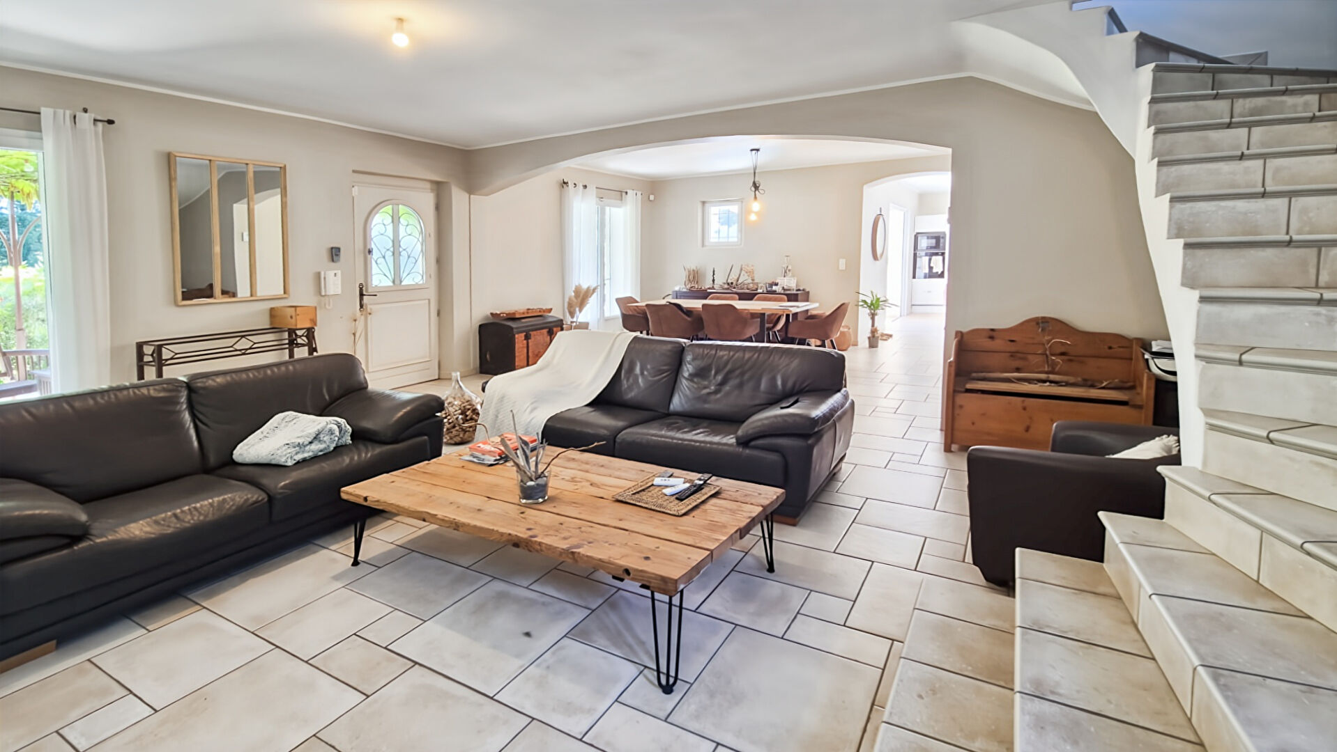 Photo Maison Noves 6 pièce(s) 213 m2 image 6/6