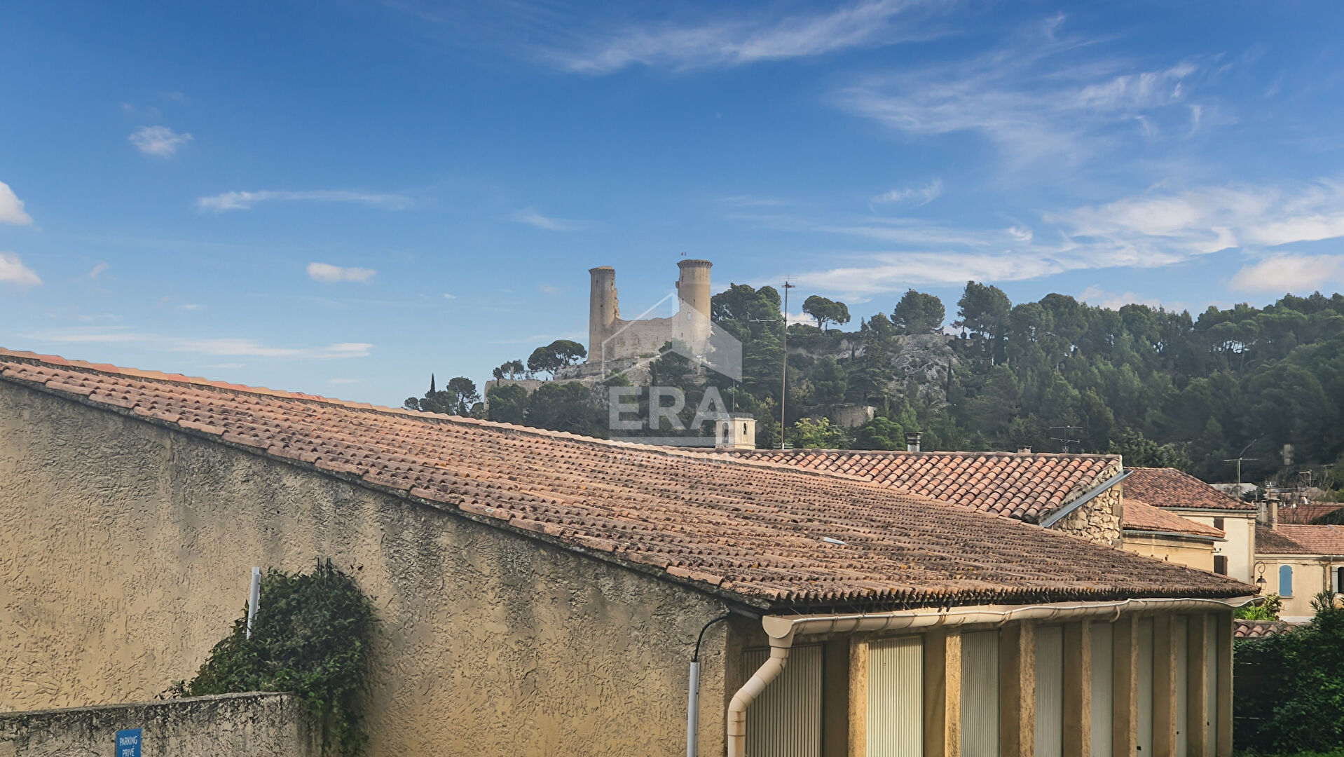 CHATEAURENARD - Garage en résidence privée