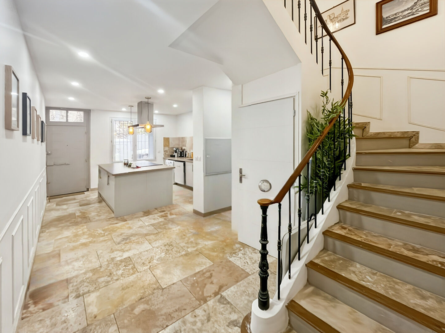 Agence immobilière de ERA Chateaurenard - REAL IMMOBILIER