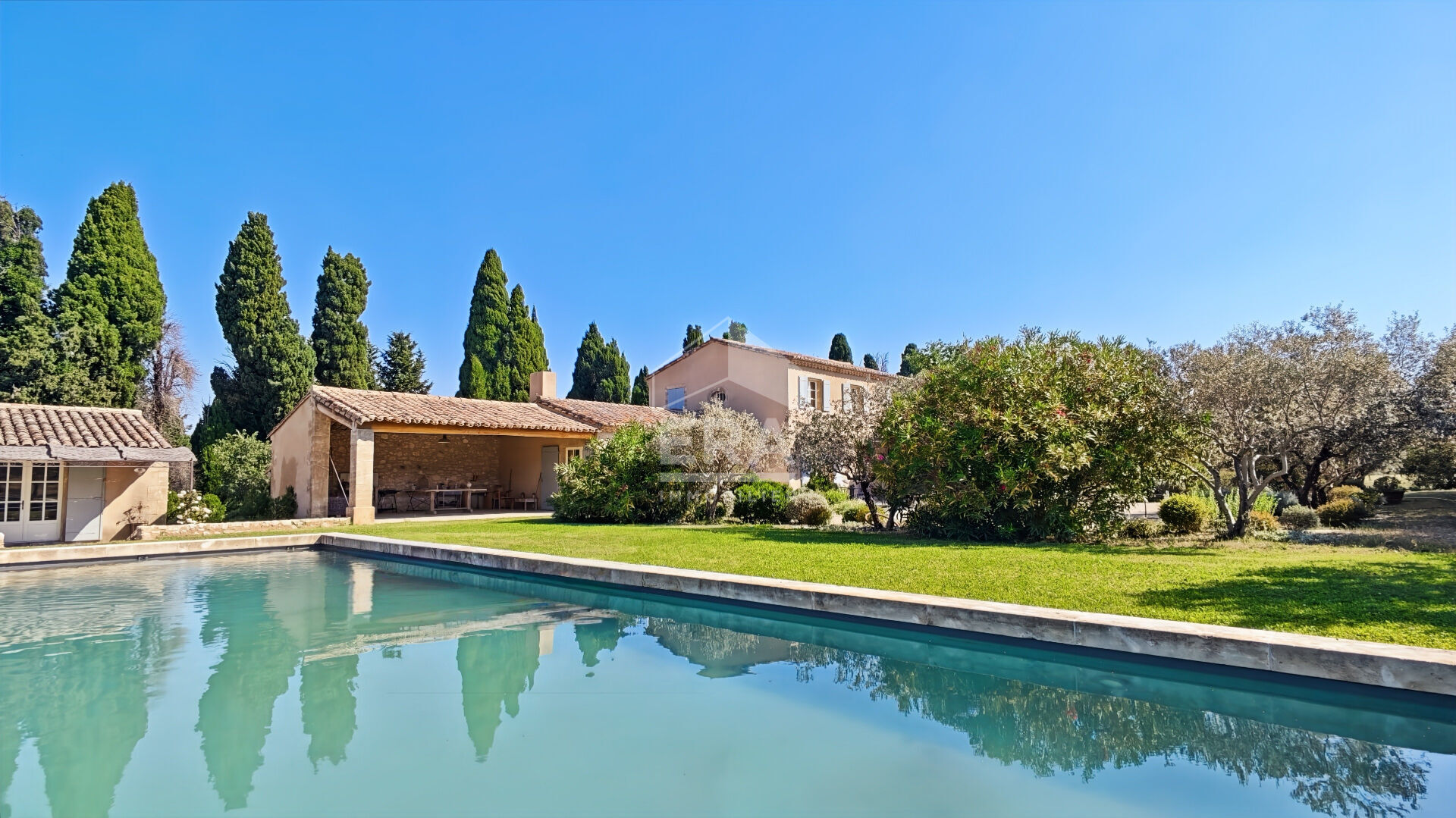 Agence immobilière de ERA Chateaurenard - REAL IMMOBILIER