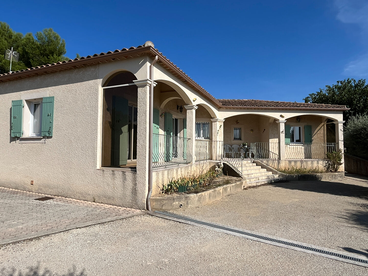 Agence immobilière de ERA Chateaurenard - REAL IMMOBILIER