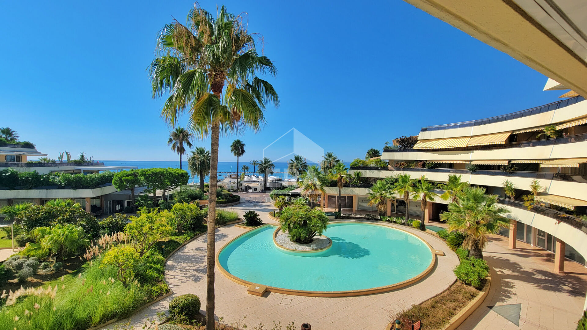 3 Pièces VUE MER PANORAMIQUE les pieds dans l'eau