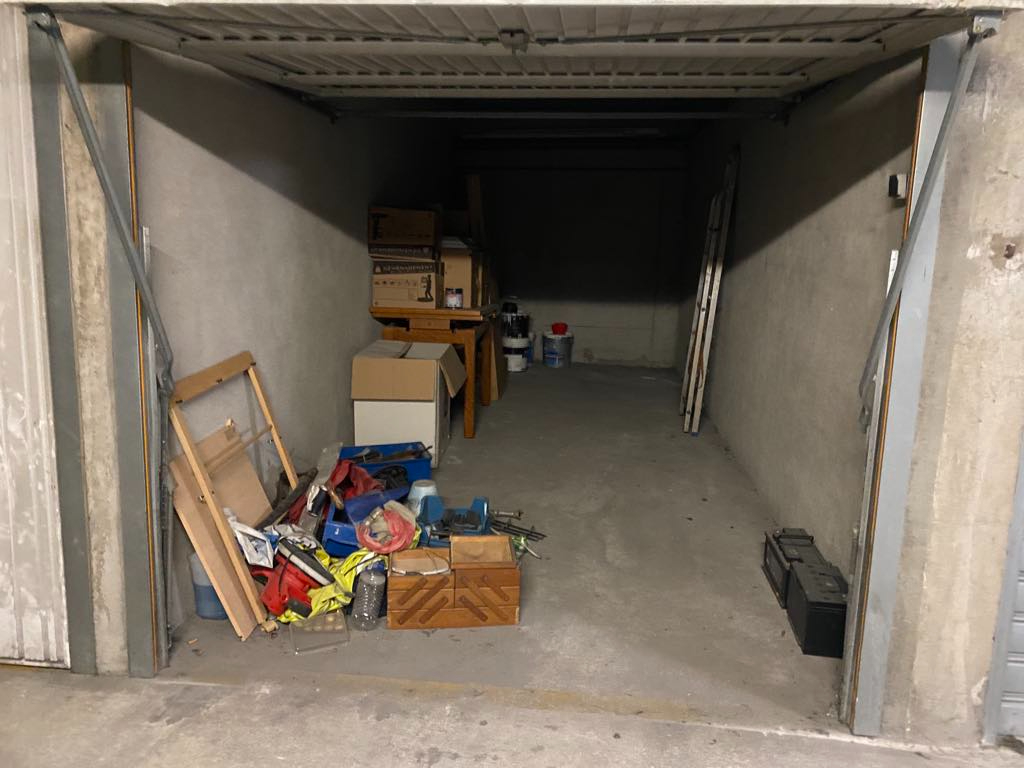 Parking / box La Trinite 13 m2