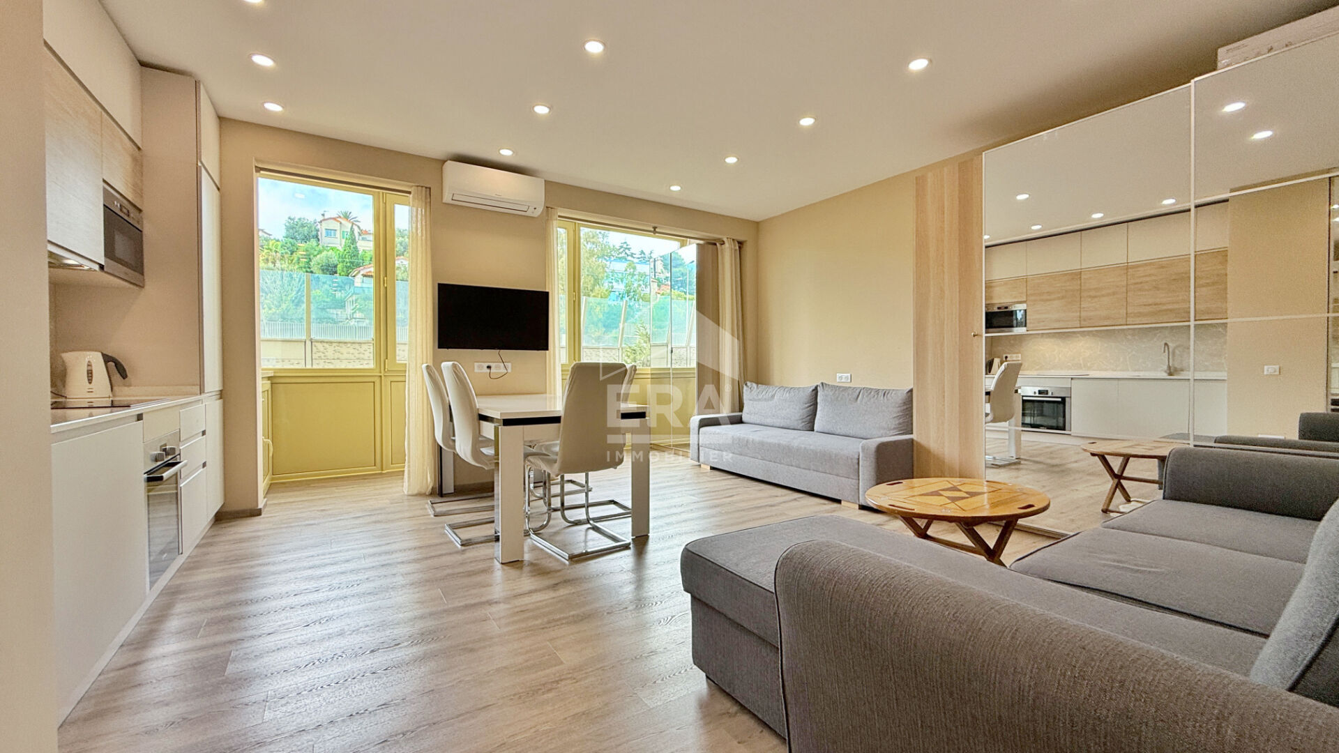 Photo Appartement à vendre à NICE / CALIFORNIE Grand studio image 2/6