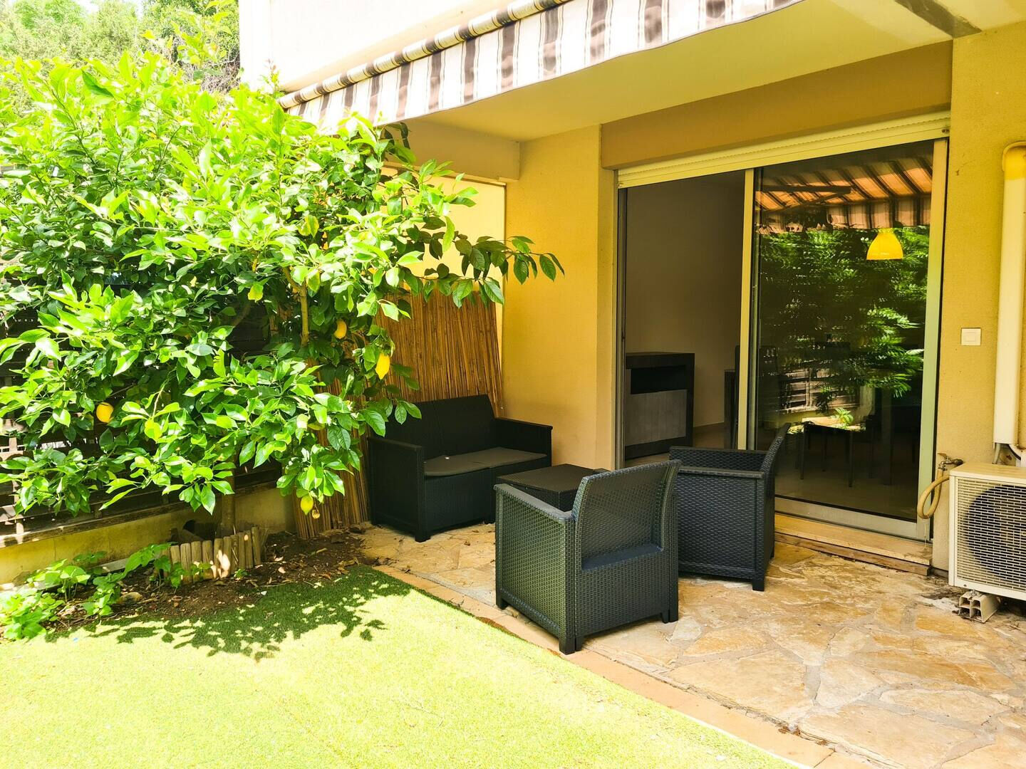 Photo Appartement à vendre à  Nice / Corniche Fleurie 2 pièces, jardin image 1/6