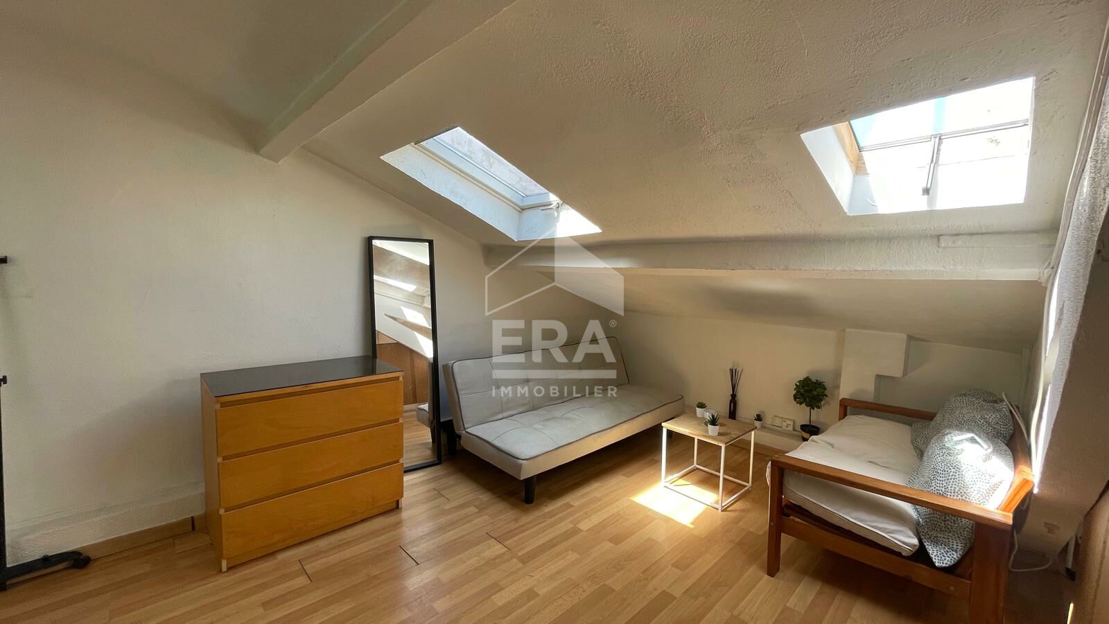 Appartement à vendre à Nice / Libération : Studio dernier étage 30 m² habitable