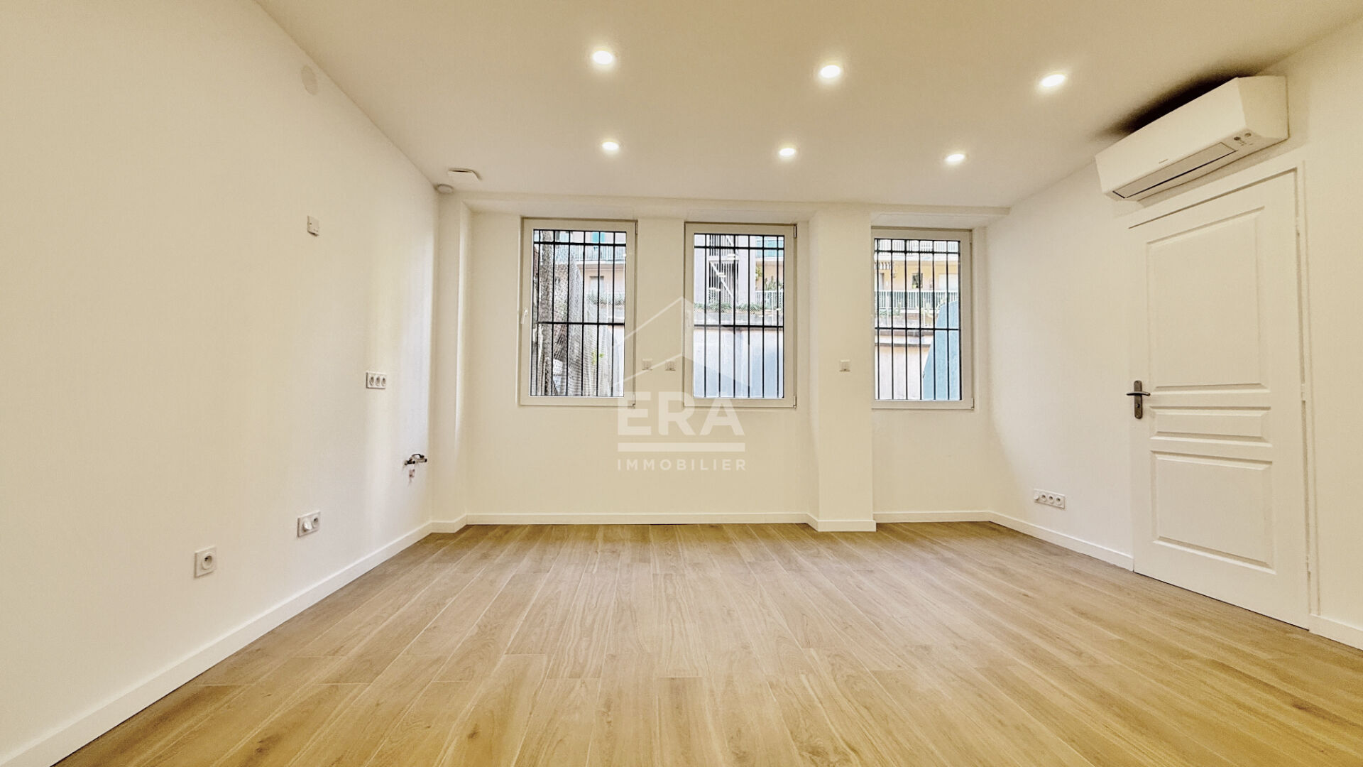 Photo Bureau 30 m2 image 3/6