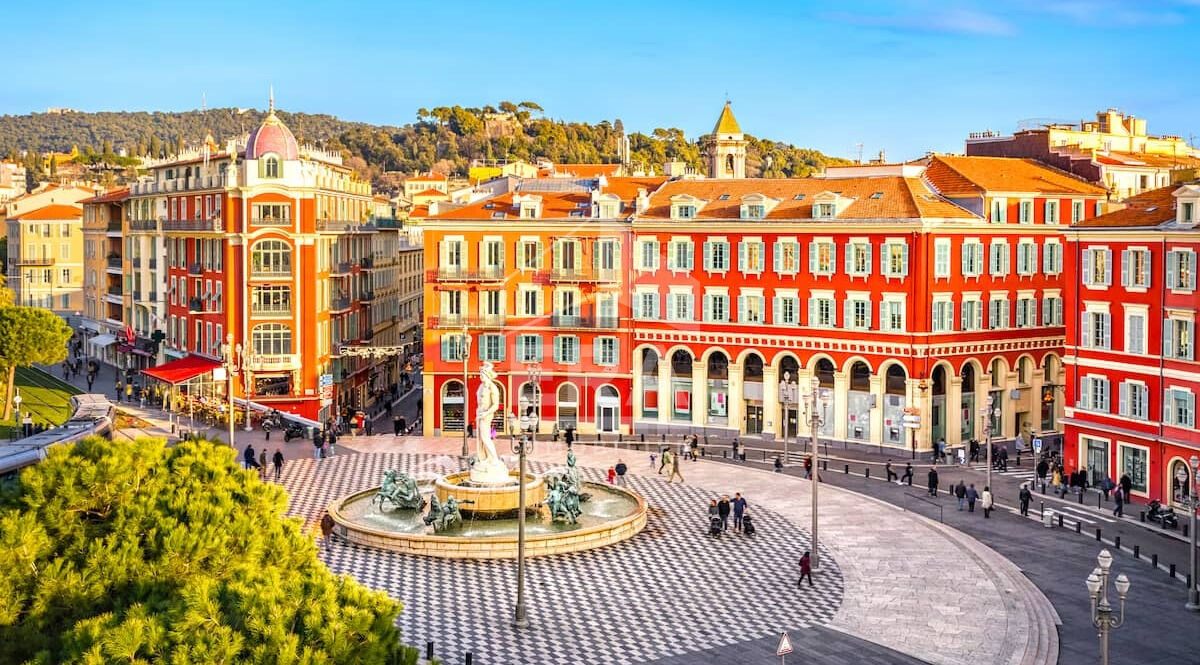 A  VENDRE: Appartement à Nice CENTRE 4 pièces 79 m2 avec studio indépendant