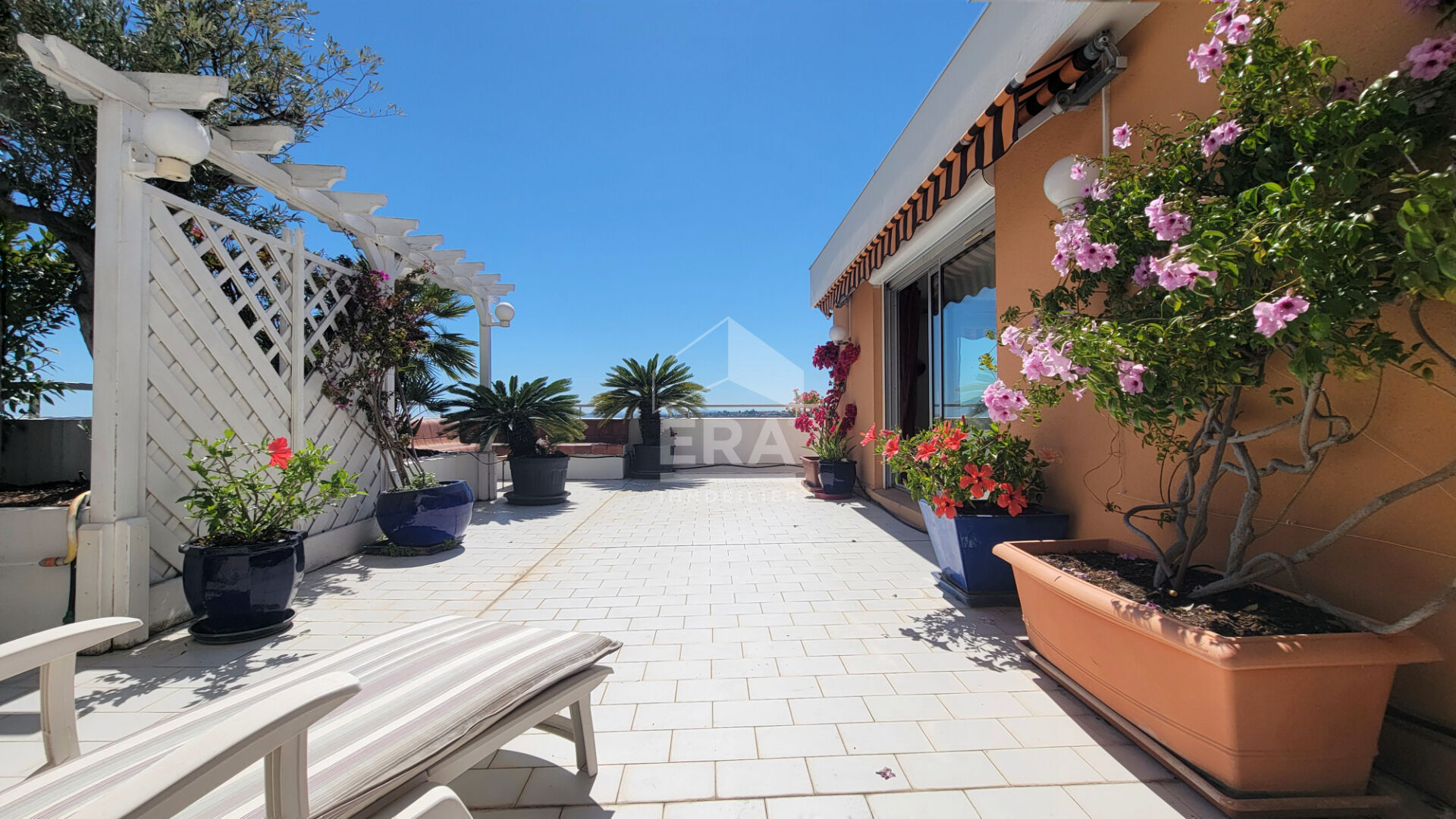 A VENDRE / NICE CORNICHE FLEURIE - Appartement 114 m², Terrasse 105 m², vue mer et montagnes