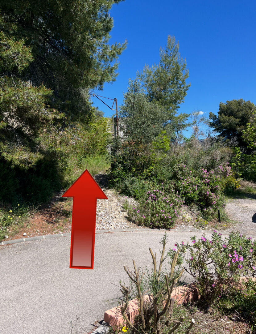 A vendre Maison Colomars 500m2 inachevée sur 1936 m2 de terrain