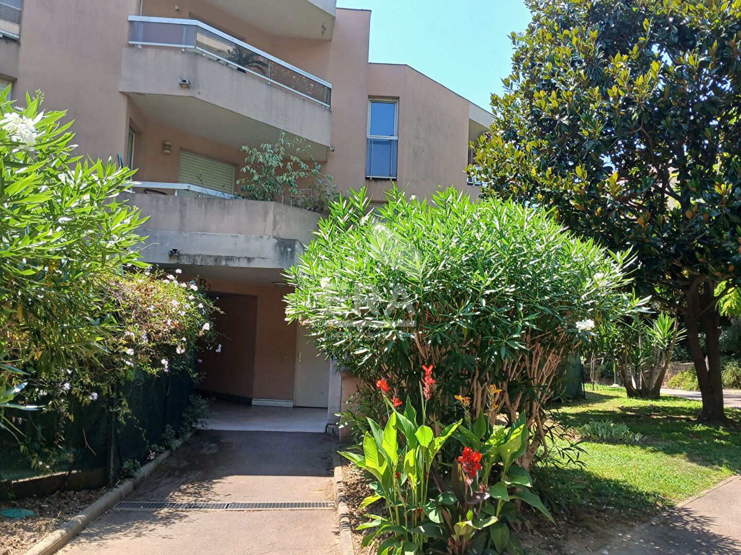 Photo A VENDRE - NICE CORNICHE FLEURIE - F1 31 m2, stationnement image 6/6