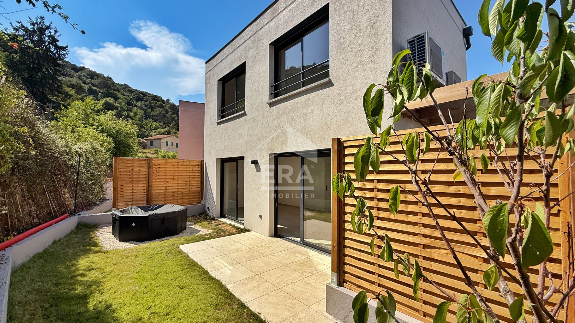 A vendre maison neuve 3 pièces 73 m2 LA TURBIE avec jardin et jacuzzi