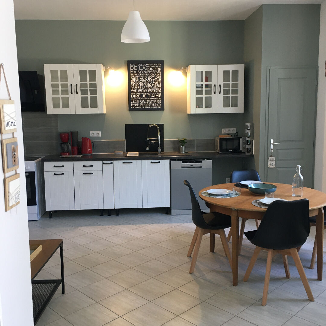 Photo Maison La Couronne 16400 - à vendre - 3 chambres louées et garage 86 m2 image 1/6