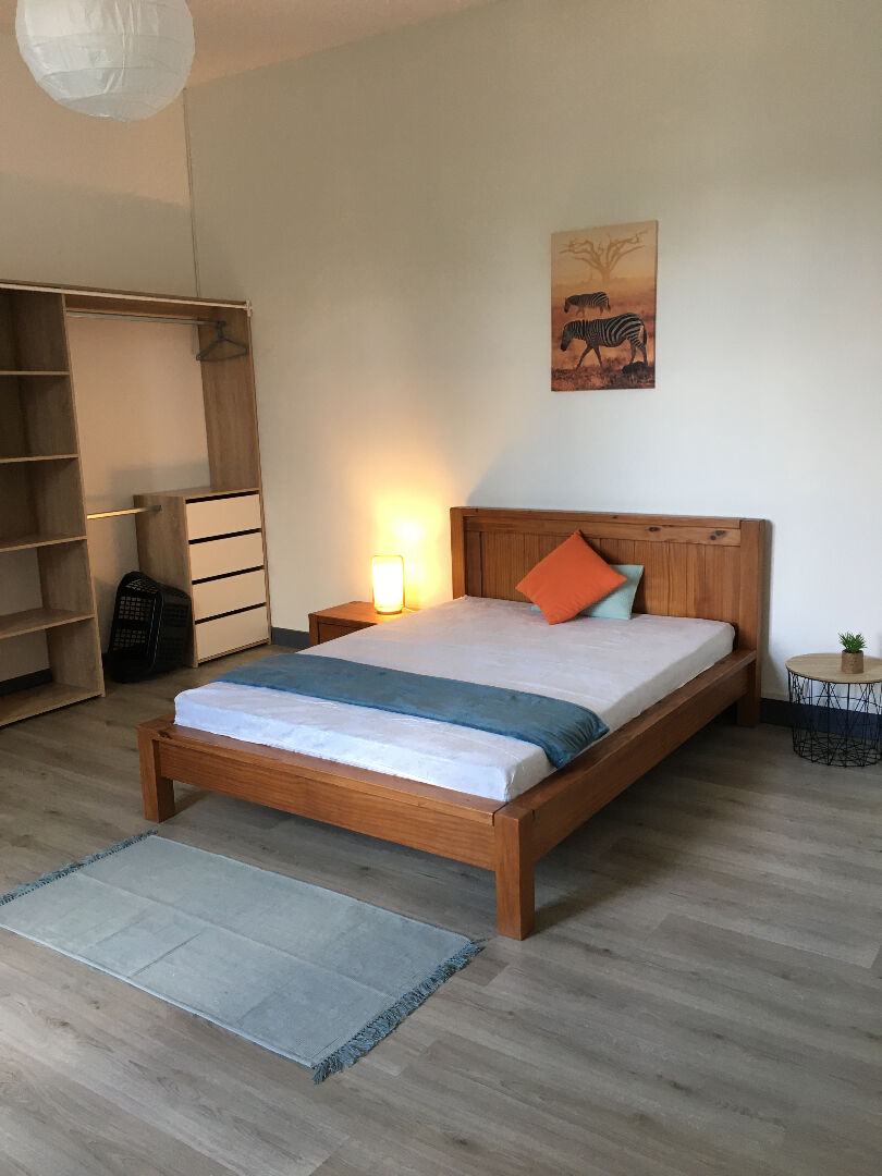 Photo Maison La Couronne 16400 - à vendre - 3 chambres louées et garage 86 m2 image 2/6