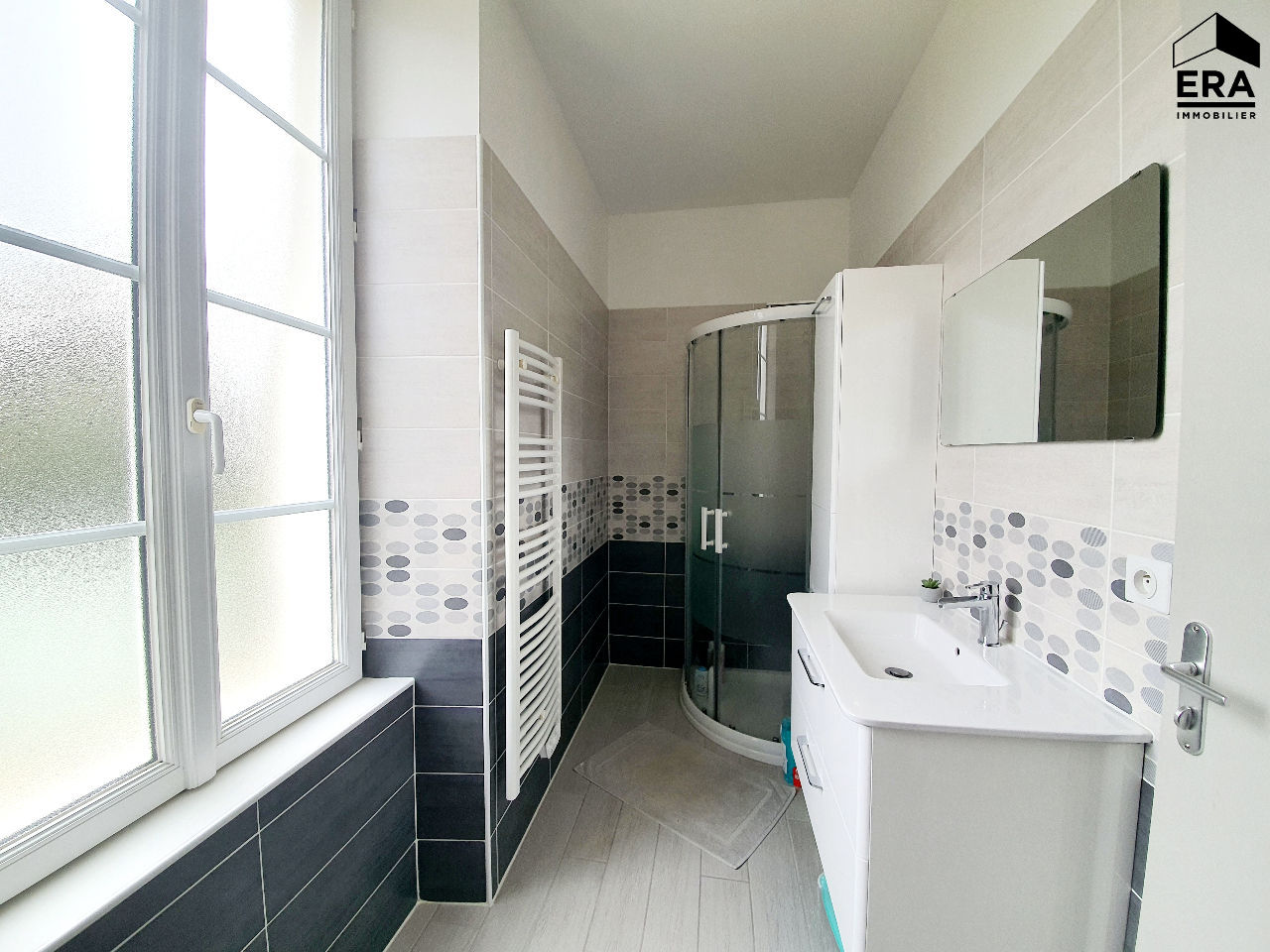 Photo Maison La Couronne 16400 - à vendre - 3 chambres louées et garage 86 m2 image 3/6