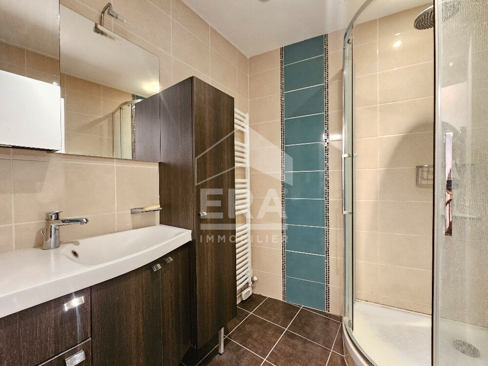 Photo Maison de ville à vendre La Couronne 4 chambres, garage et jardin image 5/6