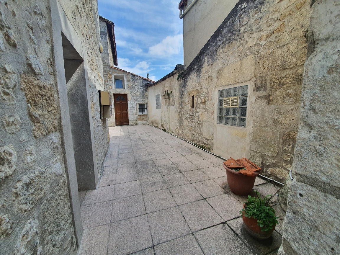 Photo Immeuble de rapport centre ville 225 m2 image 2/6