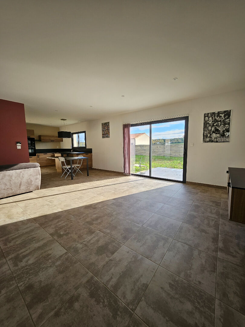 Photo Maison Roullet Saint Estephe 4 pièce(s) 95 m2 image 2/6