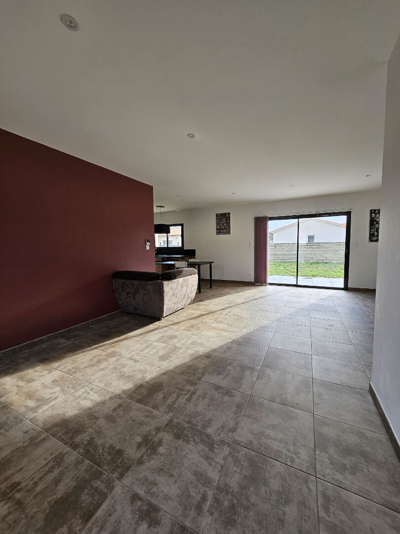 Photo Maison Roullet Saint Estephe 4 pièce(s) 95 m2 image 4/6