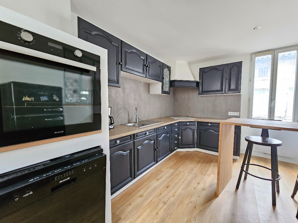 Photo Maison à vendre 2 chambres Angoulême centre ville 65 m2 image 4/6