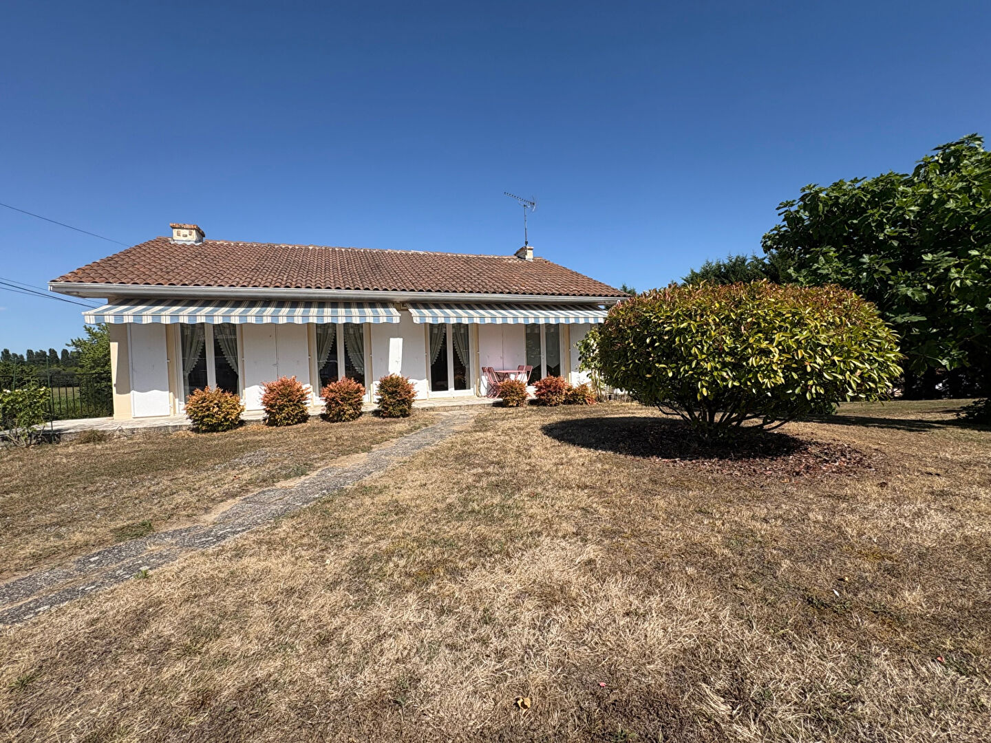 Maison T3 meublée LA COURONNE