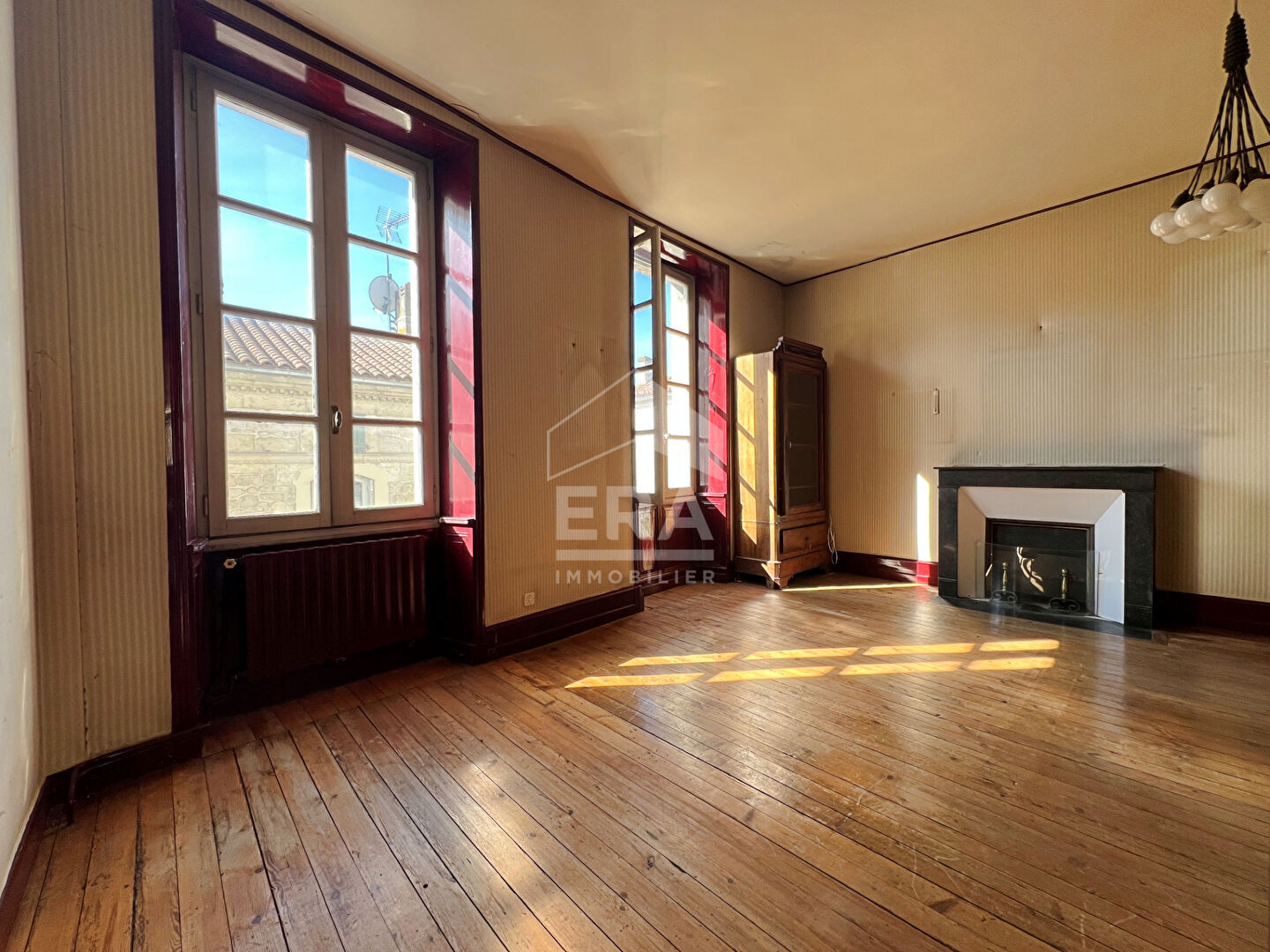 Photo Maison Nersac 8 pièce(s) 177 m2 - 6ch image 5/6